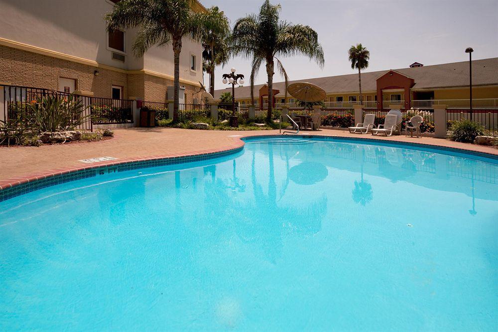 Holiday Inn Express Hotel And Suites Brownsville By Ihg Exterior photo