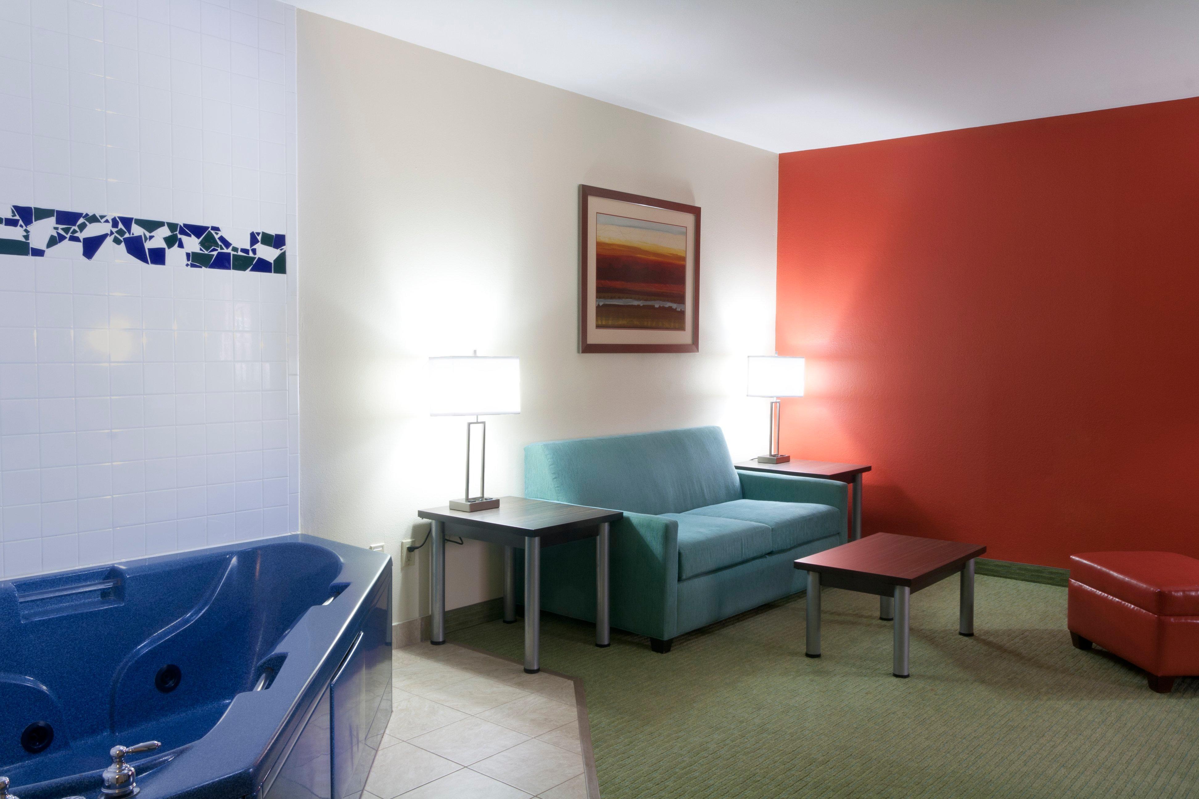 Holiday Inn Express Hotel And Suites Brownsville By Ihg Exterior photo