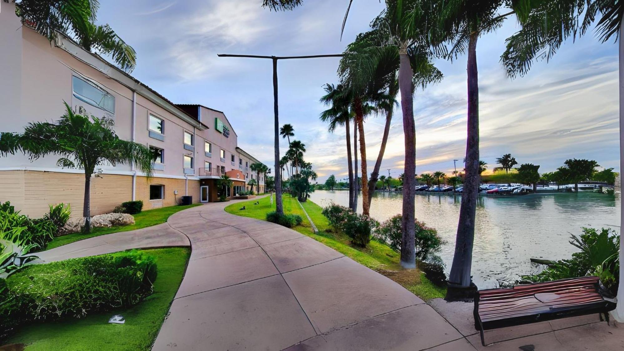 Holiday Inn Express Hotel And Suites Brownsville By Ihg Exterior photo