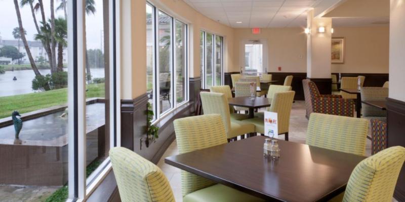 Holiday Inn Express Hotel And Suites Brownsville By Ihg Exterior photo