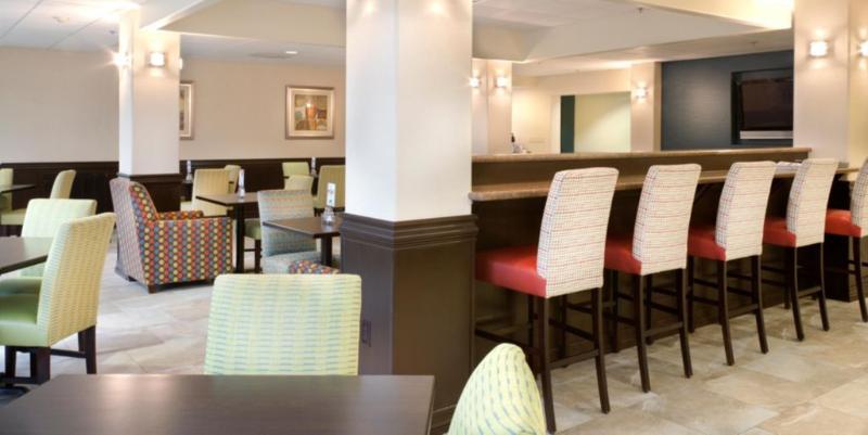Holiday Inn Express Hotel And Suites Brownsville By Ihg Exterior photo