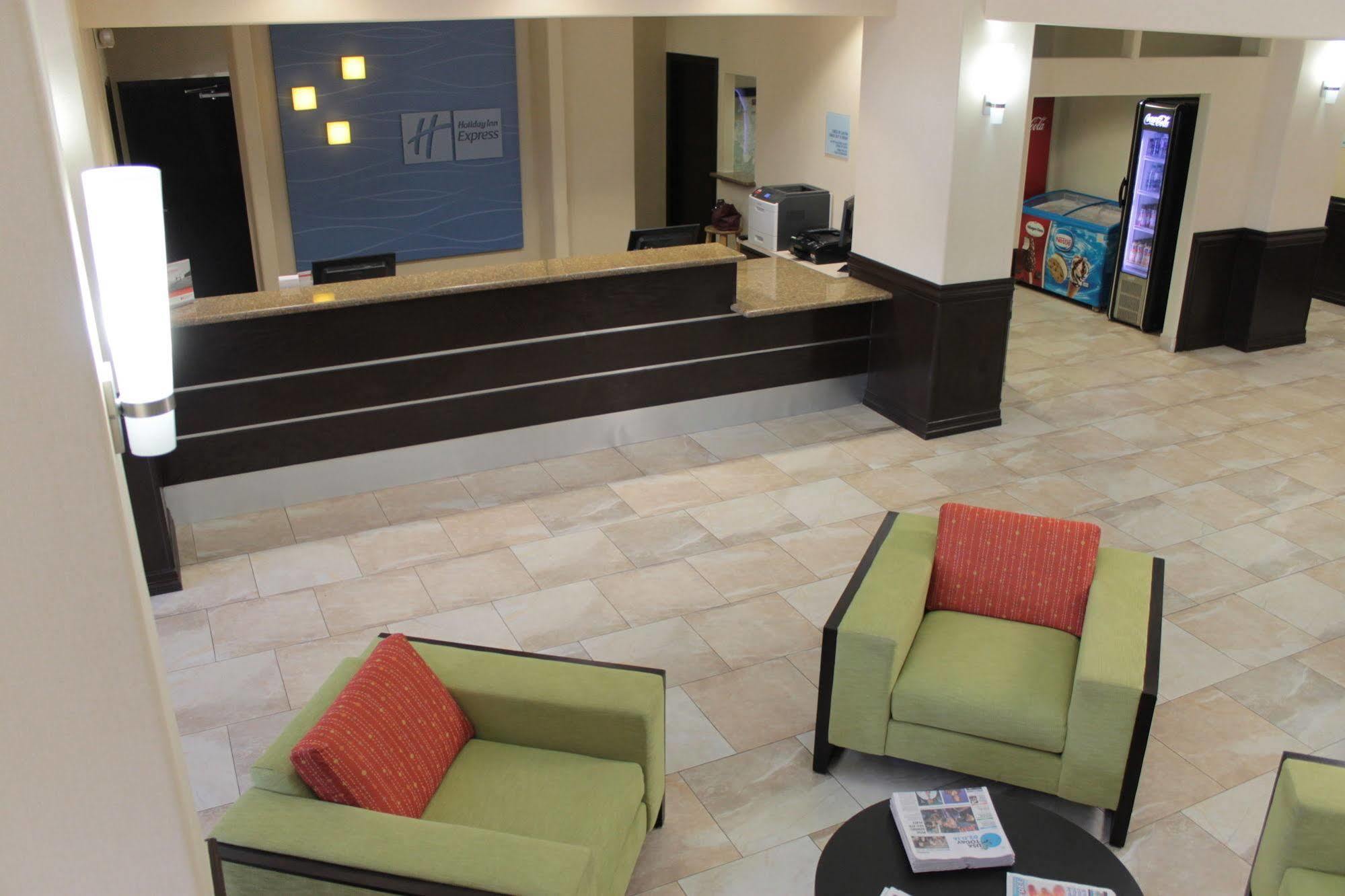 Holiday Inn Express Hotel And Suites Brownsville By Ihg Exterior photo