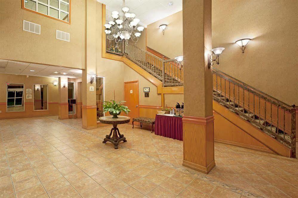 Holiday Inn Express Hotel And Suites Brownsville By Ihg Exterior photo